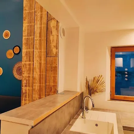 Maison Chaleureuse Situee A Holiday home *