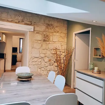 Maison Chaleureuse Situee A * 索米尔