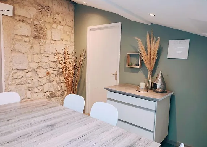 Maison Chaleureuse Situee A * 쏘뮤흐