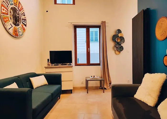 Maison Chaleureuse Situee A *