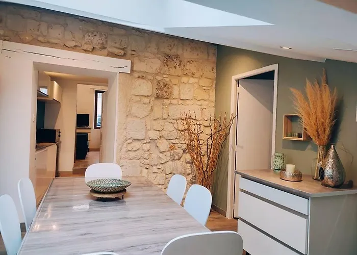 Maison Chaleureuse Situee A * 쏘뮤흐